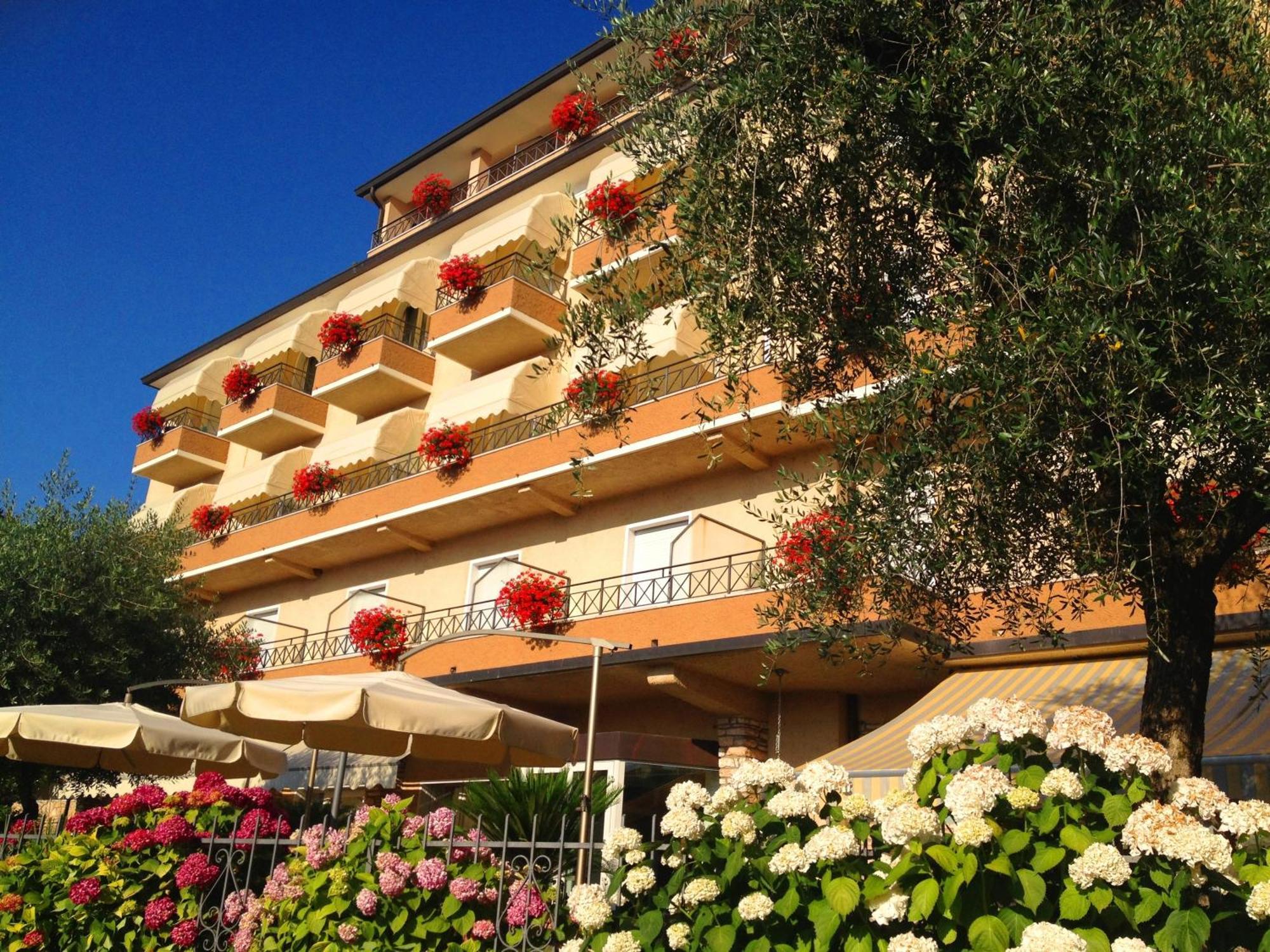 Hotel Pace Torri Del Benaco Εξωτερικό φωτογραφία