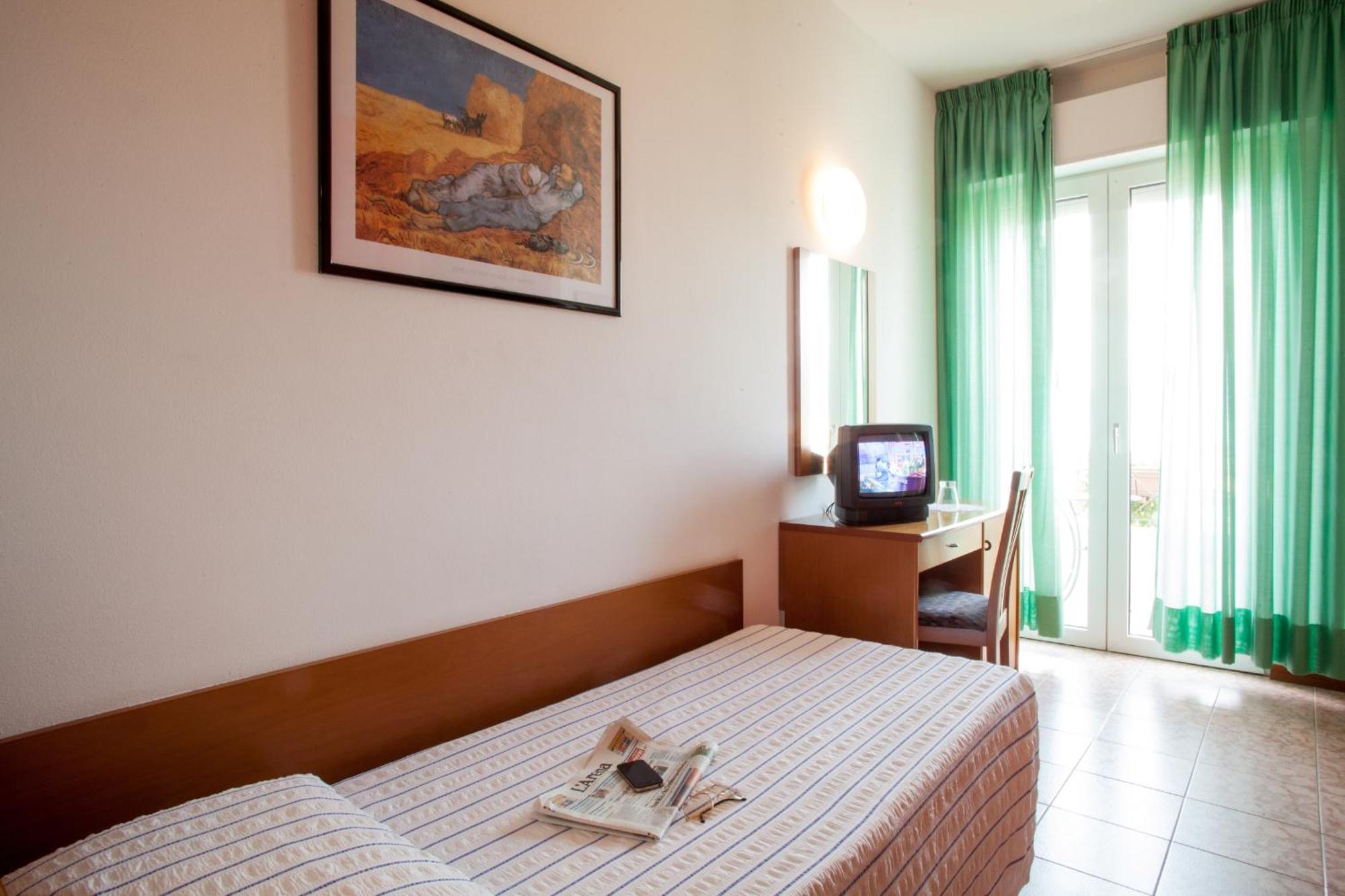Hotel Pace Torri Del Benaco Εξωτερικό φωτογραφία